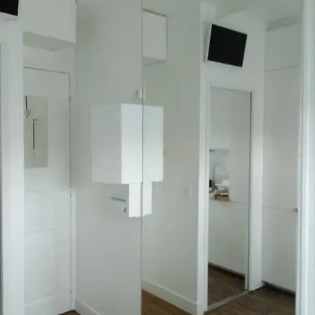 Emplacement Exceptionnel Nid Coquet Equipe Salle De Bains Wc Vue Climatisation Ascenseur *