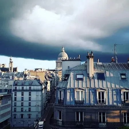 Apartment Emplacement Exceptionnel Nid Coquet Equipe Salle De Bains Wc Vue Climatisation Ascenseur