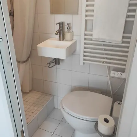 Emplacement Exceptionnel Nid Coquet Equipe Salle De Bains Wc Vue Climatisation Ascenseur パリ